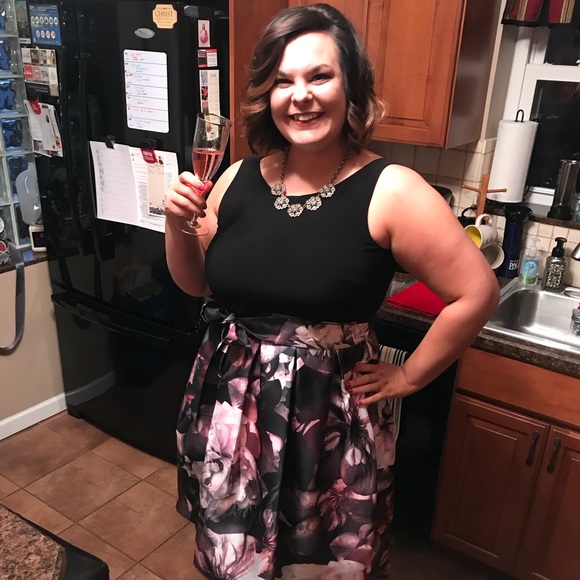 Hi! I’m Steph! 😊 - Picture 3 of 3